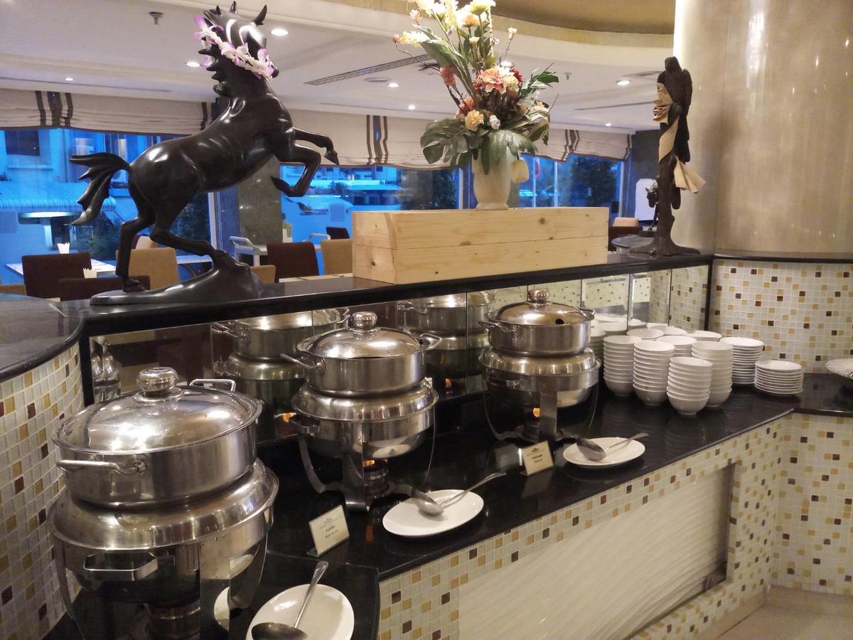 The Maruay Garden Hotel Bangkok Esterno foto