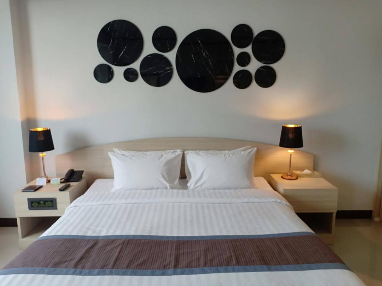 The Maruay Garden Hotel Bangkok Esterno foto